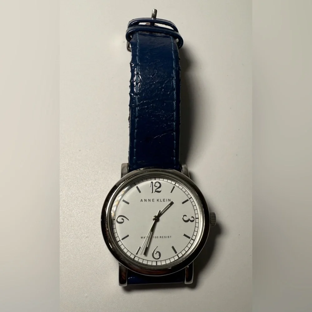 Anne Klein Silver Tone MOP Dial Watch blue needs new battery’s